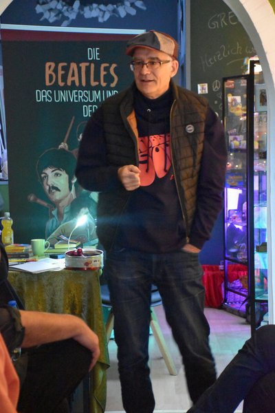 Felix Janosa in der Beatles Gallery 2025 | Foto: SN