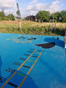 Großflächige Schäden am Fallschutzboden | Foto: © Stadt MG
