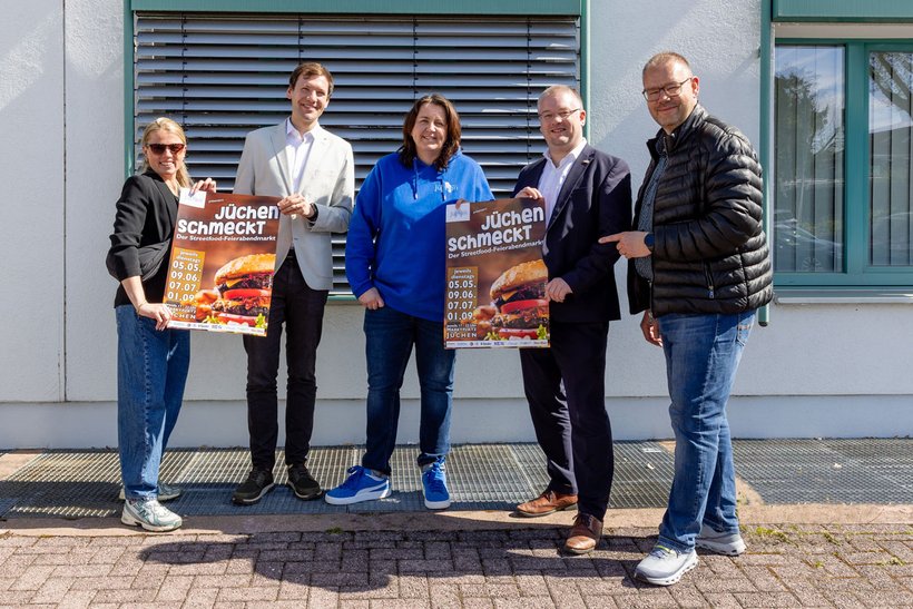 v. l.: Lisa Niessen (Mitarbeiterin v. Marc Pesch), Matthias Peters (NEW AG), Carolin Voigt (Wirtschaftsförderin Stadt Jüchen), Bürgermeister Philipp Sieben, Marc Pesch